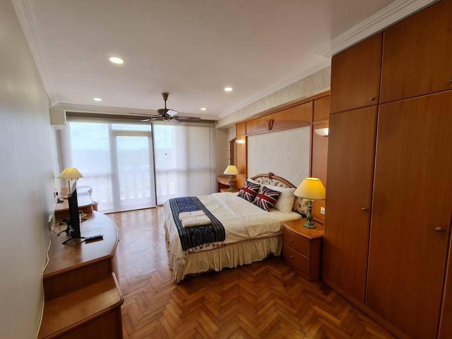 Lovely Waterfront Riverbank Suite With Pool กูชิง ภายนอก รูปภาพ